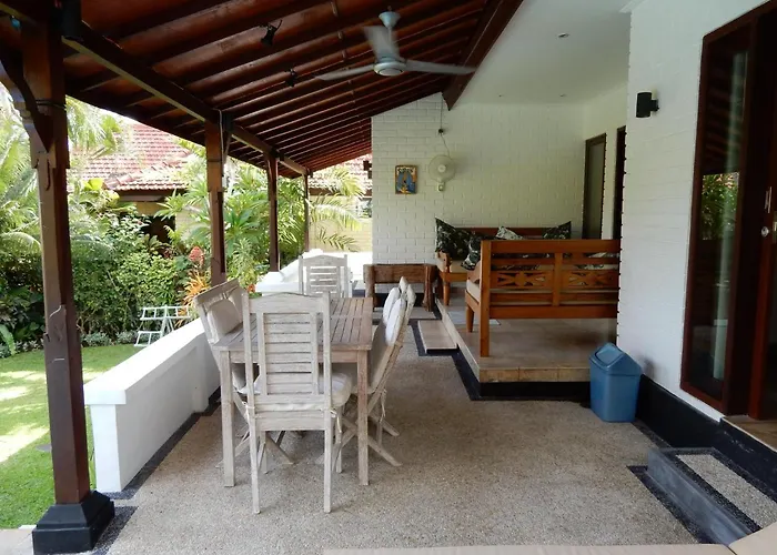 Point - Beachfront Close To Surf * Jasri