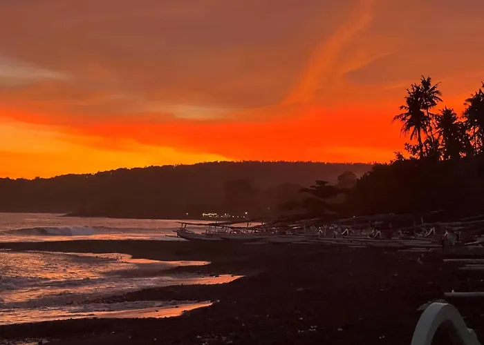 Point - Beachfront Close To Surf * Jasri